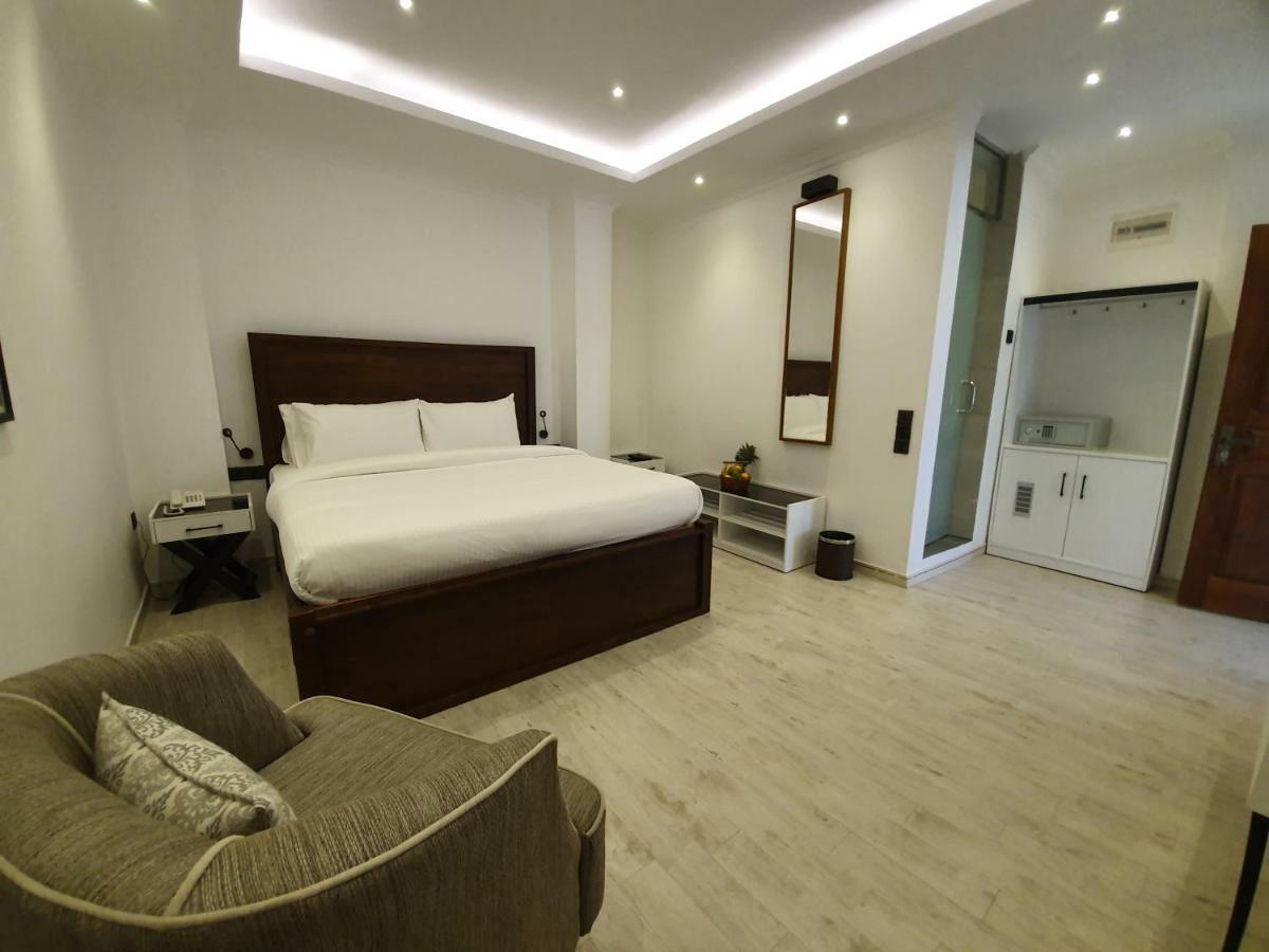 Bed Station 210 Hotel Kandy Buitenkant foto