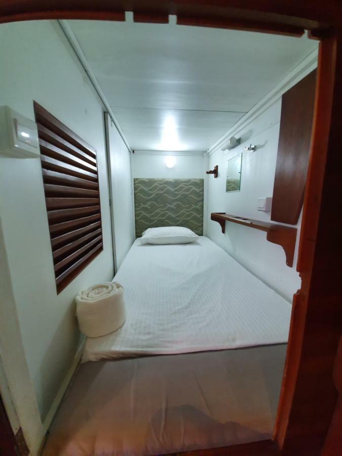 Bed Station 210 Hotel Kandy Buitenkant foto